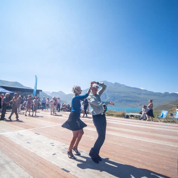 Festival tango Val Cenis, milonga des nuages, lac du Mont Cenis, danse tango à 2000 mètres d'altitude, Alpes