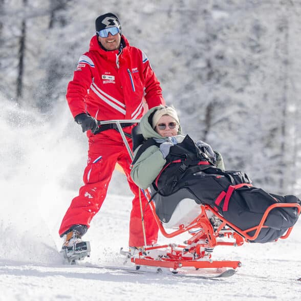 Écoles de ski et moniteurs handiski, des cours adaptés pour tous !