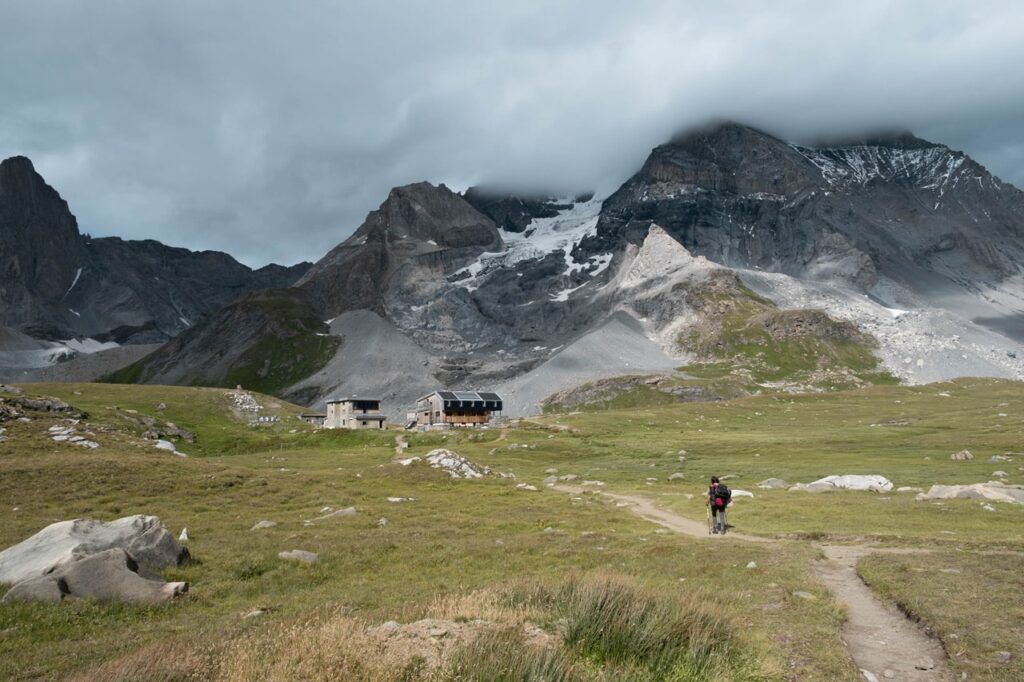 Etape au refuge du col de la Vanoise lors du tour des glaciers de la Vanoise