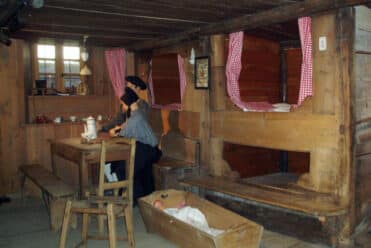 Découvrez l’habitat et la vie quotidienne des Bessanais jusqu’à la seconde moitié du XXe siècle, l'Erablo.