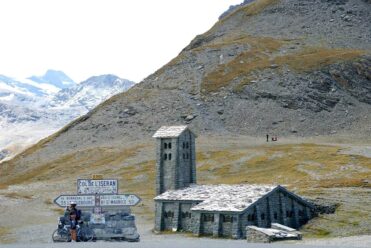 The Col de l&#039;Iseran, a must-see for Bonneval sur Arc