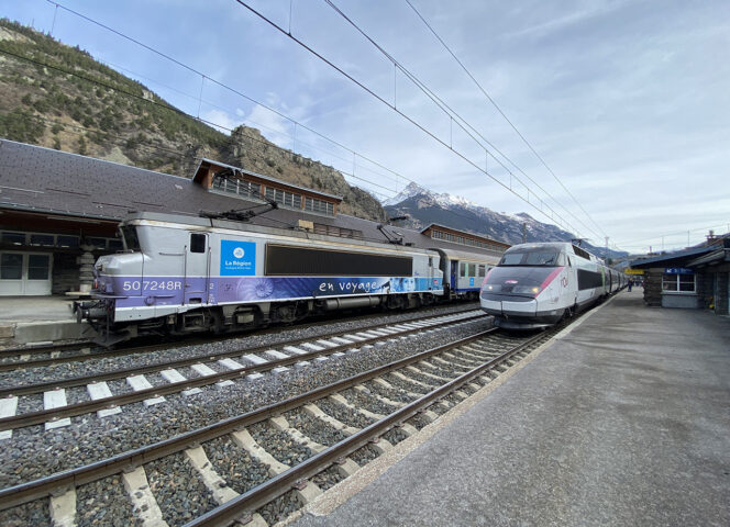 TGV et TER en gare de Modane